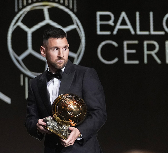 رحلة ليونيل ميسي الاستثنائية نحو الفوز بـ 8 كرات ذهبية 