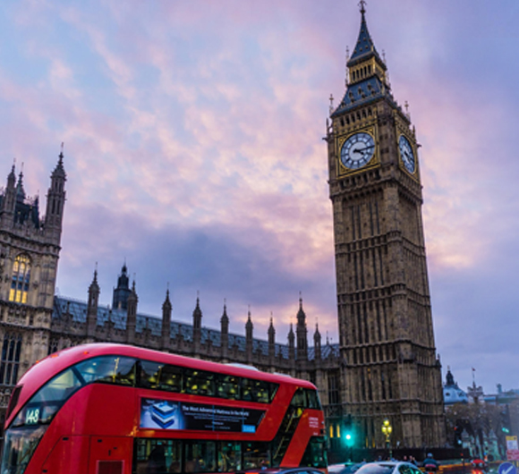 اكتشاف المملكة المتحدة: نسيج من التاريخ والثقافة وكرة القدم!