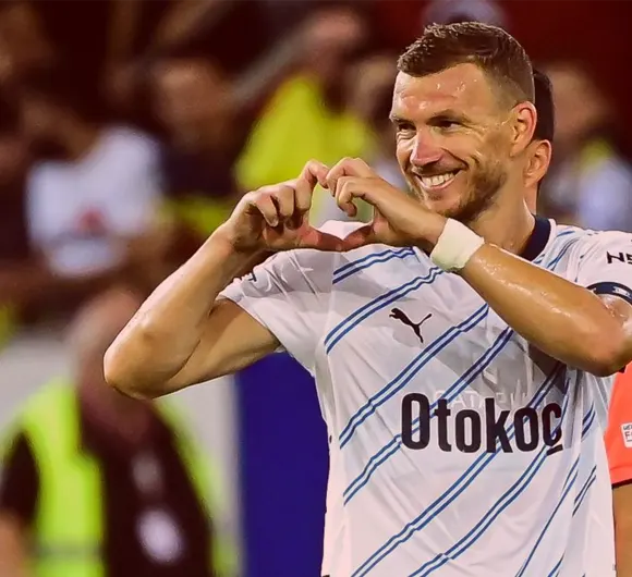 Edin Dzeko scores a Hat-Trick as new Fenerbahce coach Jose Mourinho wins his first match