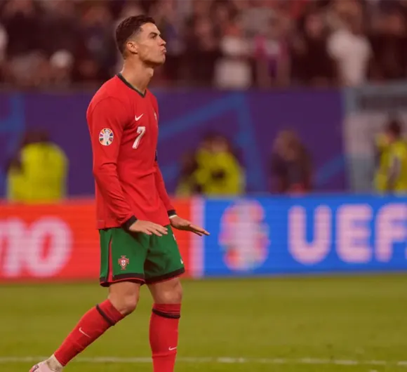 كريستيانو رونالدو: اعتزال البرتغال