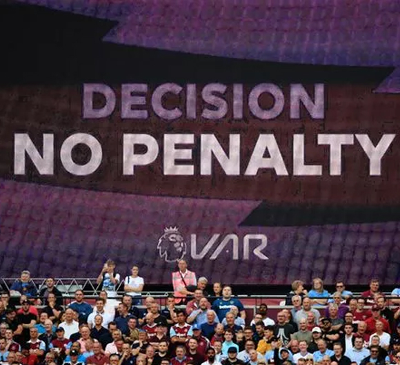 الدوري الإنجليزي وقرار تاريخي 