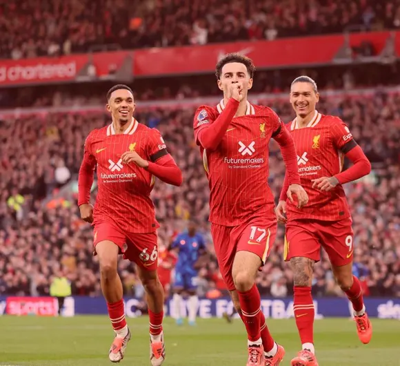 Liverpool 2-1 Chelsea: Salah and Jones Move Liverpool Back to the Top of the Premier League as Reds Triumph