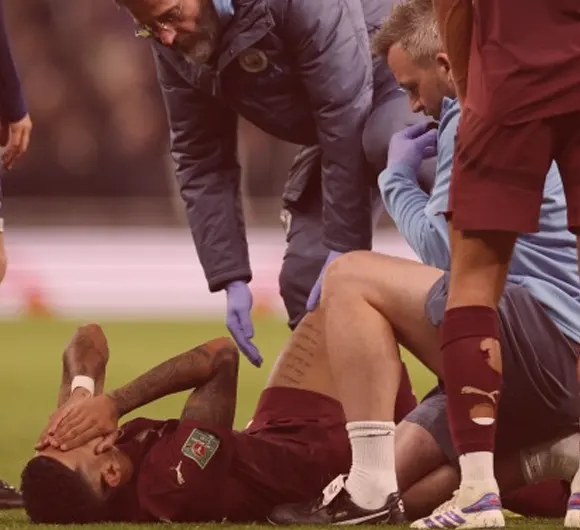 مانشستر سيتي يعاني من أزمة إصابات: جوارديولا يتبقى له 13 لاعباً جاهزاً بعد الخروج من كأس الرابطة