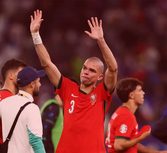 بيبي يعلن اعتزاله كرة القدم الاحترافية