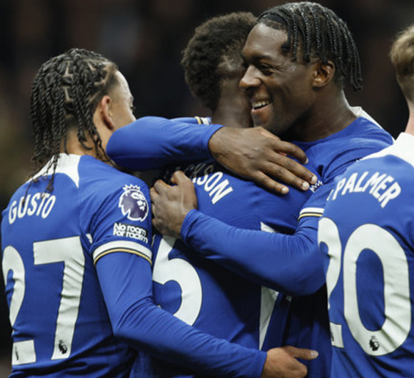 تشيلسي يحقق فوزًا ساحقًا على توتنهام بتسعة لاعبين 